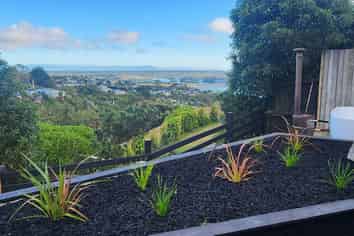 2/146 Soleares Avenue, Mount Pleasant