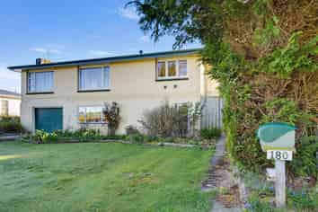 180 Flora Road, Lumsden