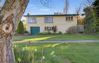 180 Flora Road, Lumsden