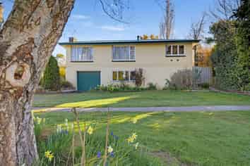 180 Flora Road, Lumsden