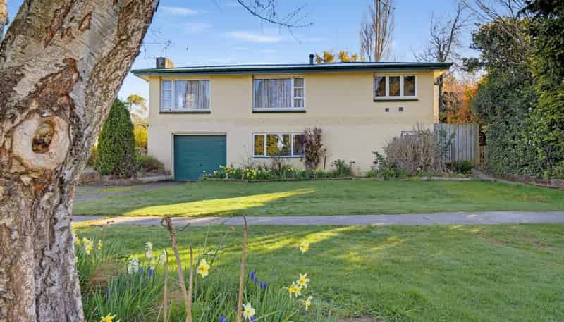 180 Flora Road, Lumsden
