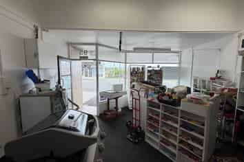 65m² Road-Front Office Space