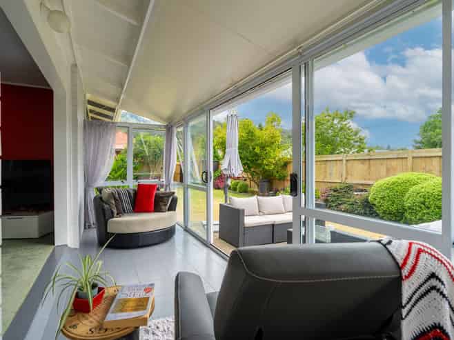 12A Third Avenue, AVENUES