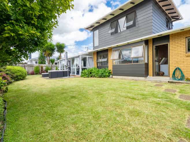 12A Third Avenue, AVENUES