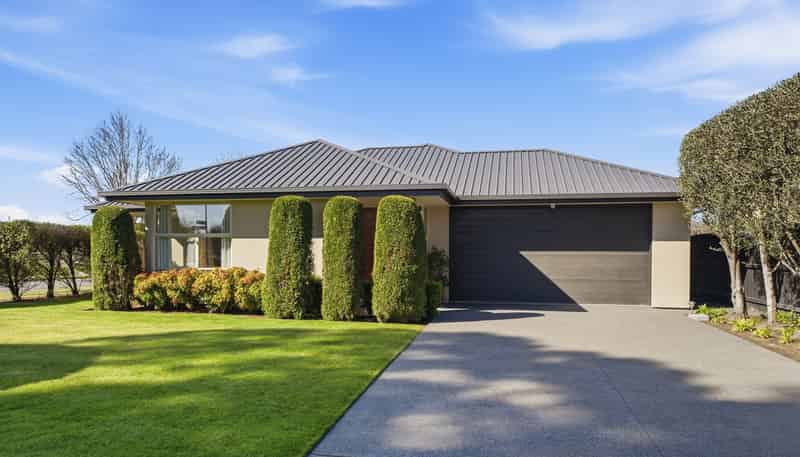 29 Saracen Avenue, Northwood