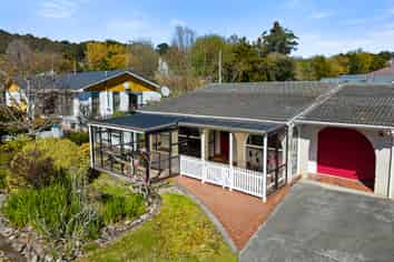 2/28 Marlborough Street, Silverstream