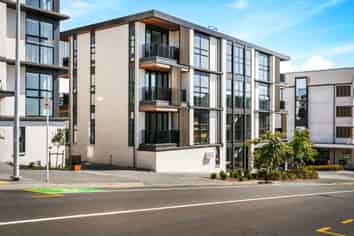 84c/201 Te Oneroa Way, Long Bay