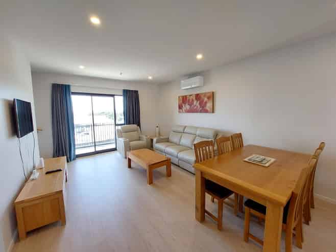 5/128 Onewa Road, Northcote