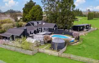 806 Waitakere Road, Kumeu