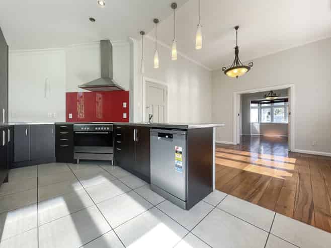 233 Adelaide Road, Newtown