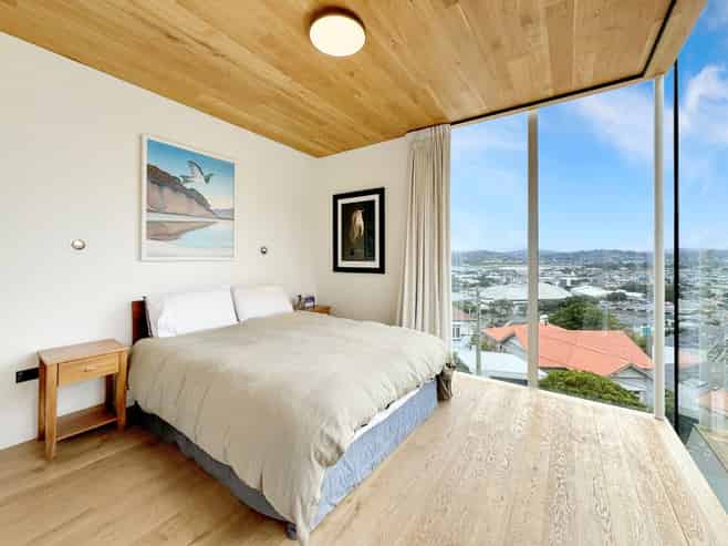 6 Crawford Road, Kilbirnie