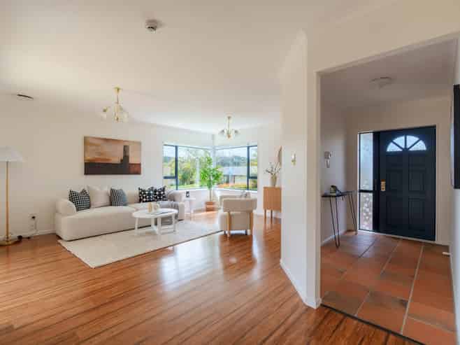 37 Vanderbilt Parade, Albany