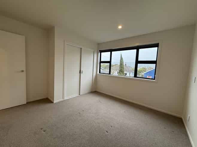 2/35 Sladden St, Naenae