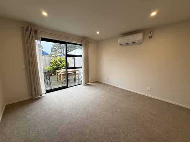 2/35 Sladden St, Naenae