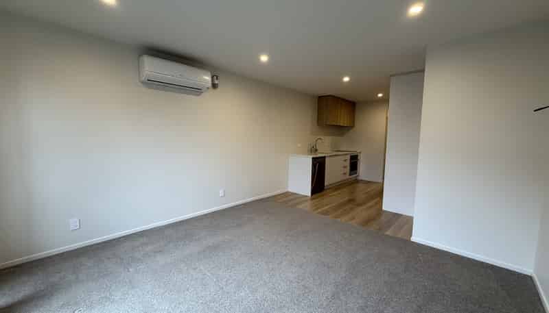 2/35 Sladden St, Naenae