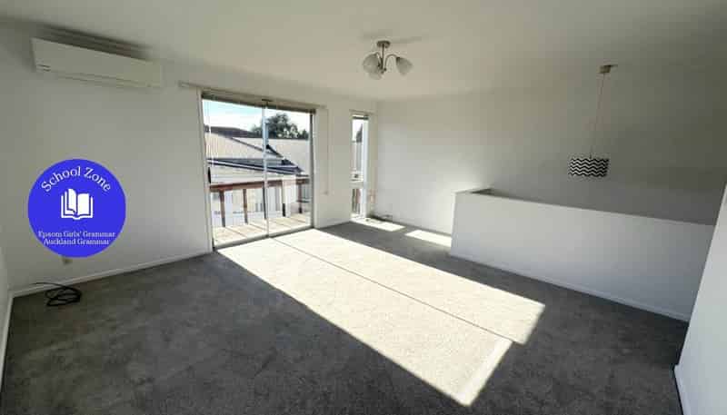 2/58 Clonbern Road, Remuera