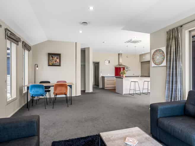 2 Woodstock Place, Stoke