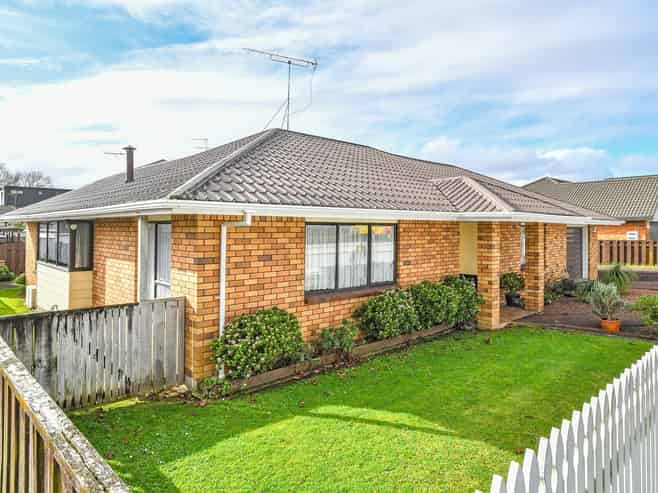 2/1 Nelson Street, Papakura