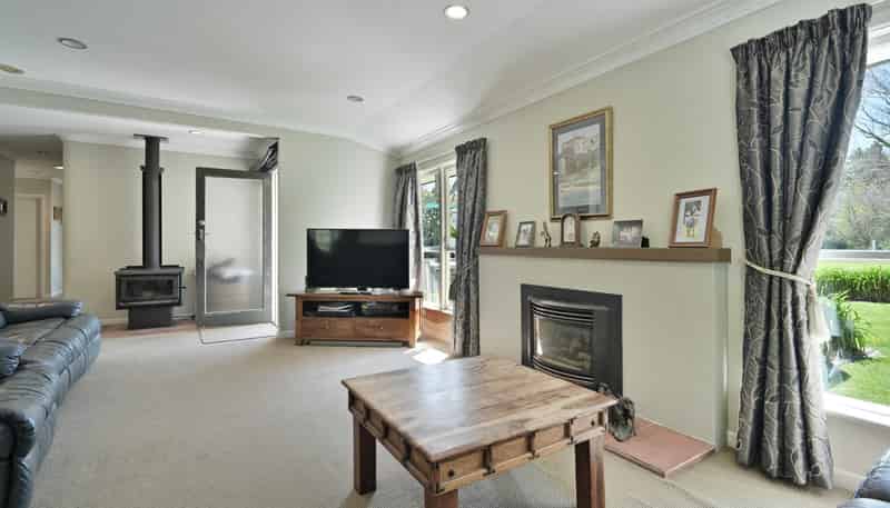 264 Paki Paki Road, Longlands