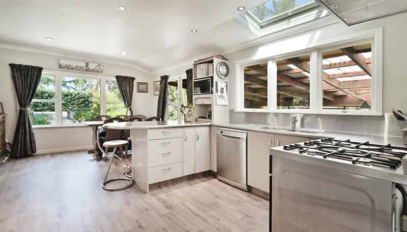 264 Paki Paki Road, Longlands
