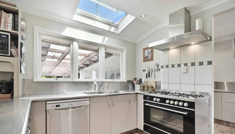 264 Paki Paki Road, Longlands
