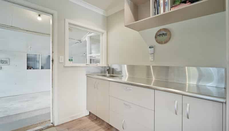 264 Paki Paki Road, Longlands