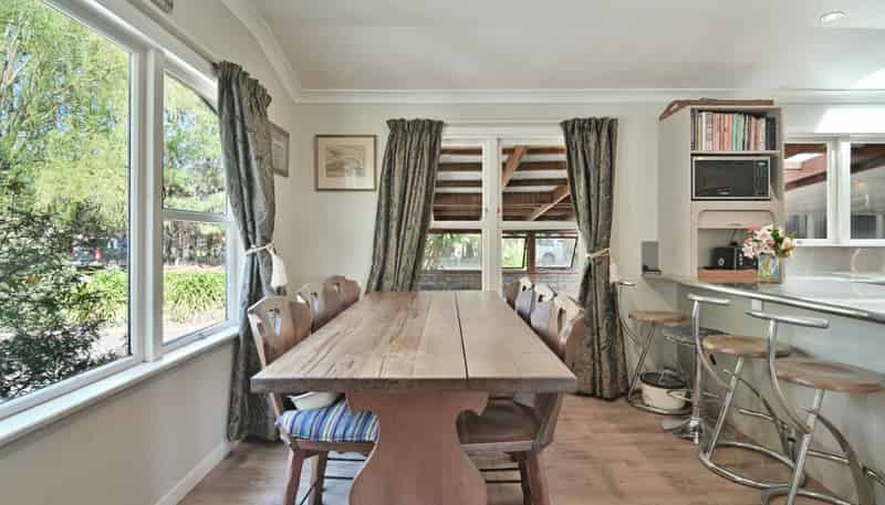 264 Paki Paki Road, Longlands