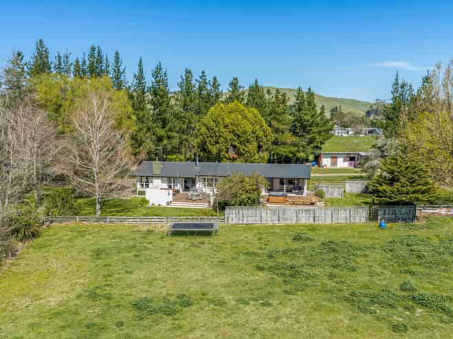 264 Paki Paki Road, Longlands