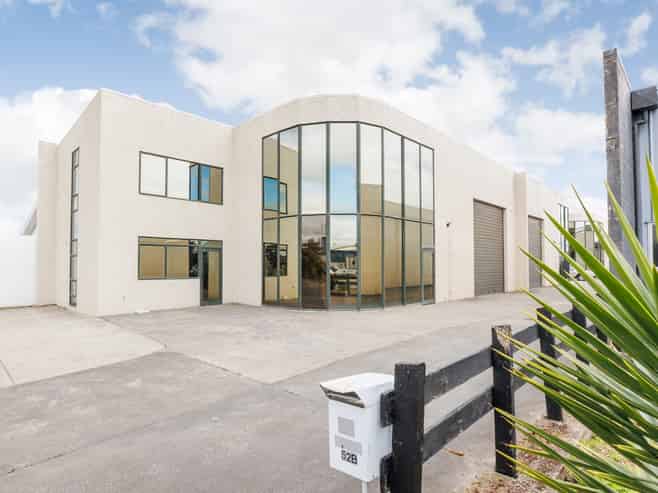 Workshop, warehouse and offices