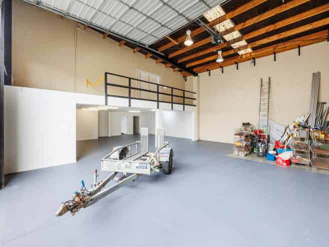 Workshop, warehouse and offices