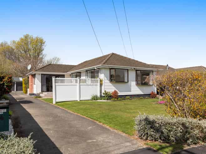 14 Fatima Street, Redwood