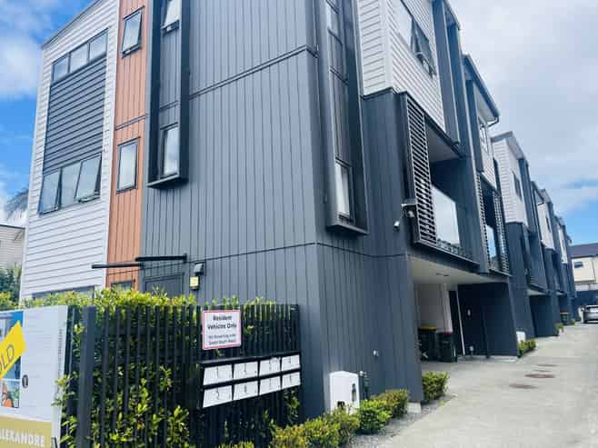 Auckland - Address withheld