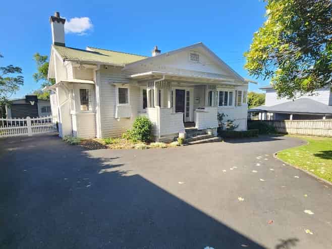 54 Maungakiekie Avenue , One Tree Hill
