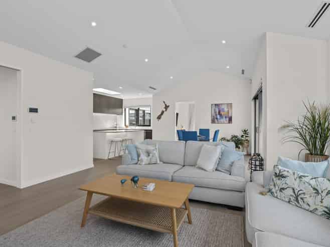 19 Guinevere Drive, Lincoln