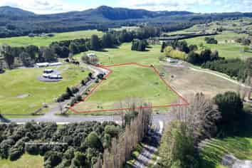 2/760 Whangamata Road, Kinloch