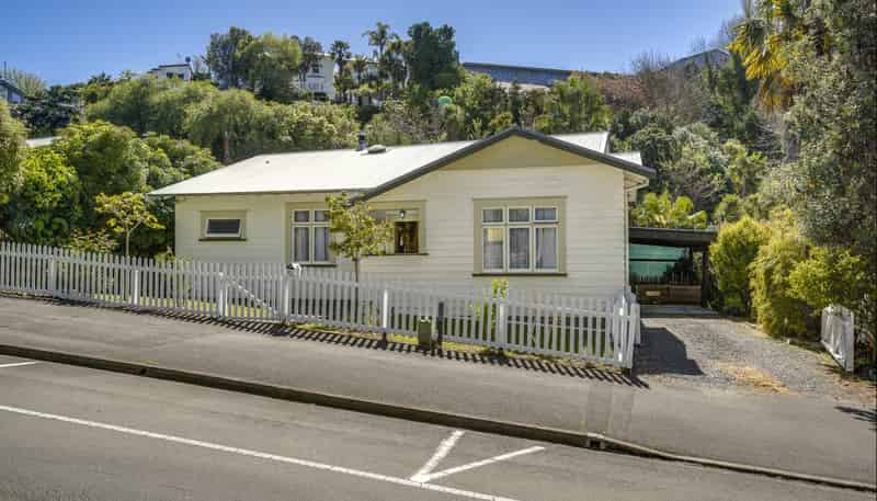47 Shakespeare Road, Bluff Hill