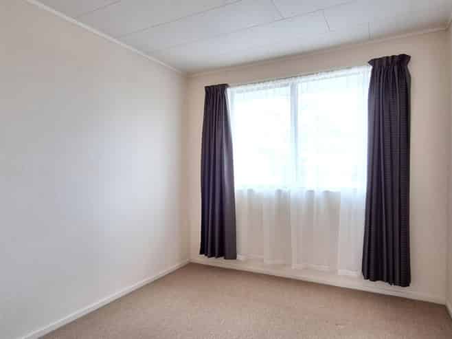 76 Staveley Avenue, Mount Roskill