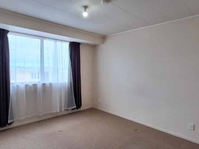 76 Staveley Avenue, Mount Roskill