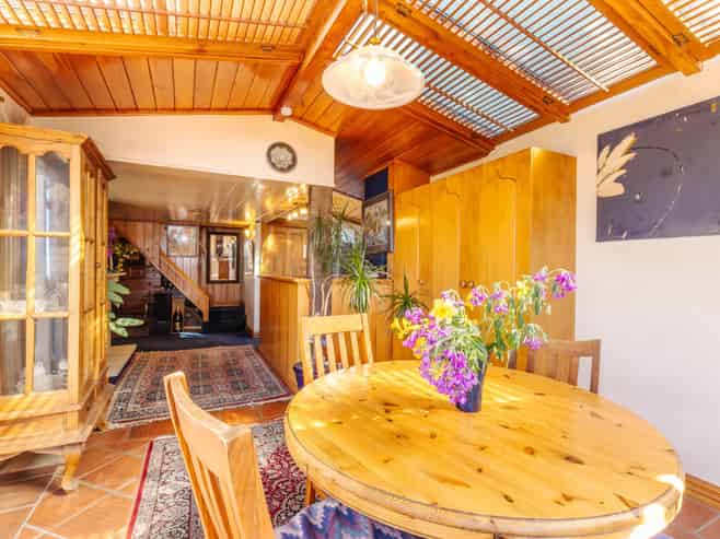 14 Fountain Place, Stepneyville