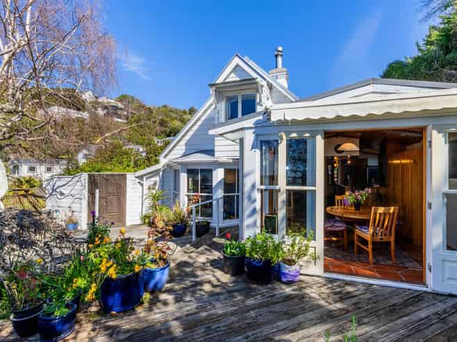 14 Fountain Place, Stepneyville