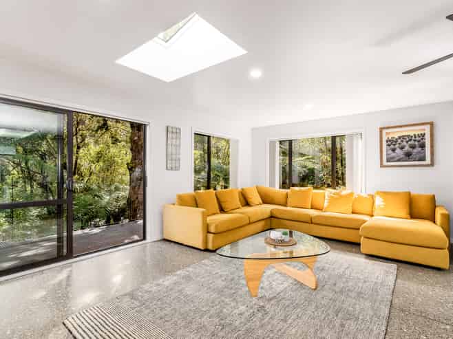 2 Lowry Heights, Stokes Valley