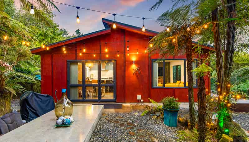 2 Lowry Heights, Stokes Valley