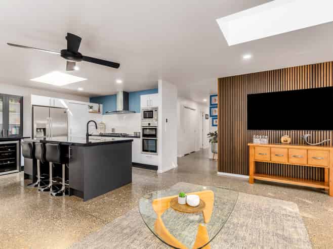 2 Lowry Heights, Stokes Valley