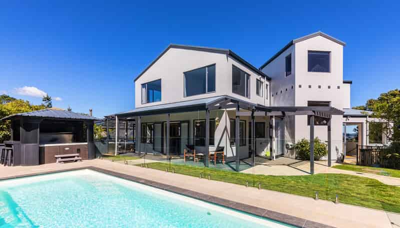 13 Avonlea Grove, Belmont