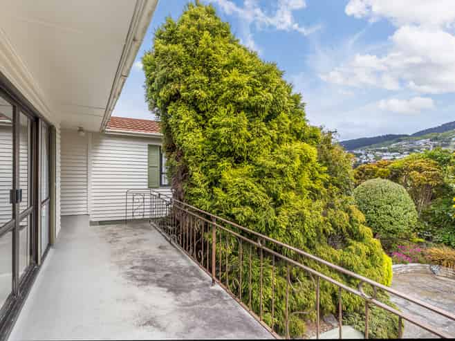 16 Handyside Street, Tawa