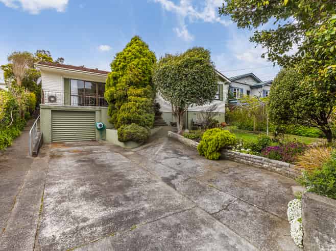 16 Handyside Street, Tawa