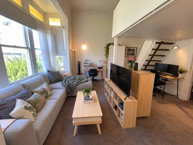 2/7 Queens Parade, Devonport