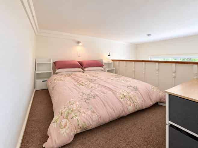 2/7 Queens Parade, Devonport