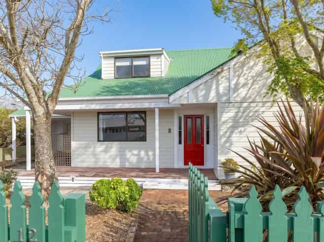 12 Lyon Street, Featherston