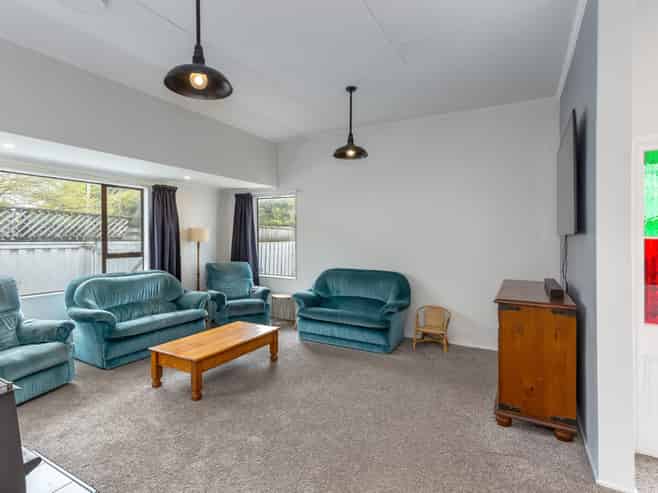12 Lyon Street, Featherston